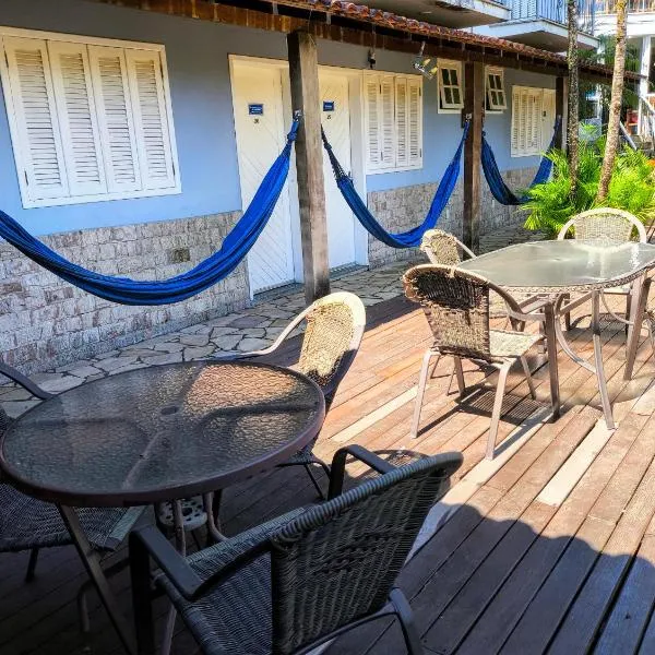 Flat e suítes com deque, cozinha e churrasqueira, hotel in Conservatória