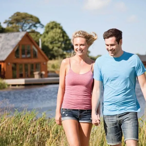 Anglesey Lakeside Lodges, hotel en Menai Bridge