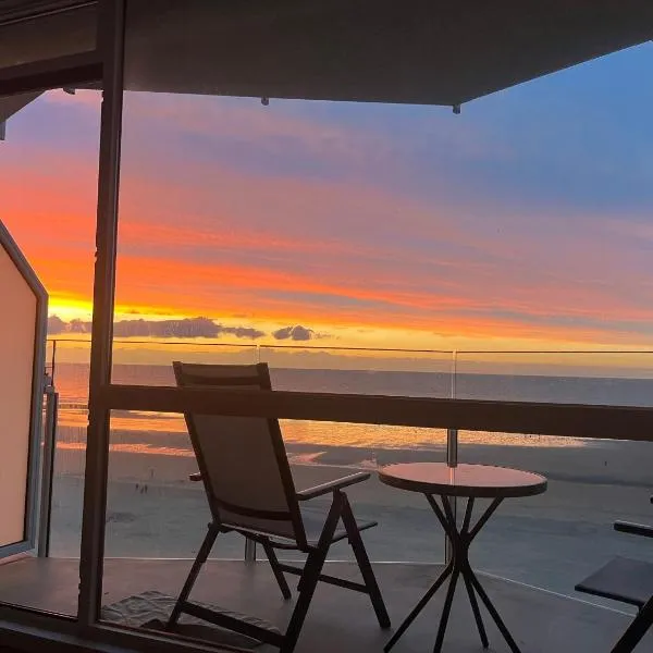 Digue de Westende, studio avec coin nuit, piscine, vue mer et plage fantastique, hotel v destinaci Middelkerke