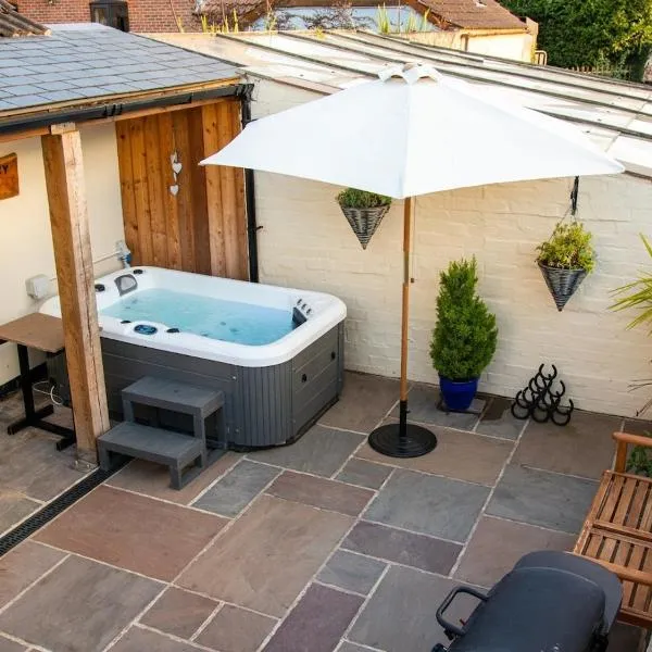 The Nest Close to York with Hot Tub, ξενοδοχείο σε Barmby on the Marsh