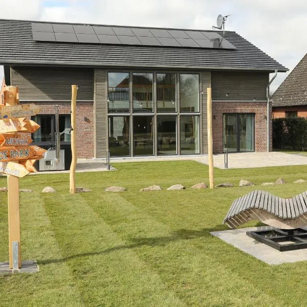 NEU Villa Heidetraum, 20 Gaeste, Sauna, Pool, hotel in Dorfmark