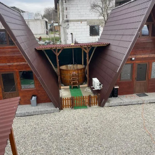 CABANĀ TIP A LA 300 m De CASTEL, hotel in Hunedoara