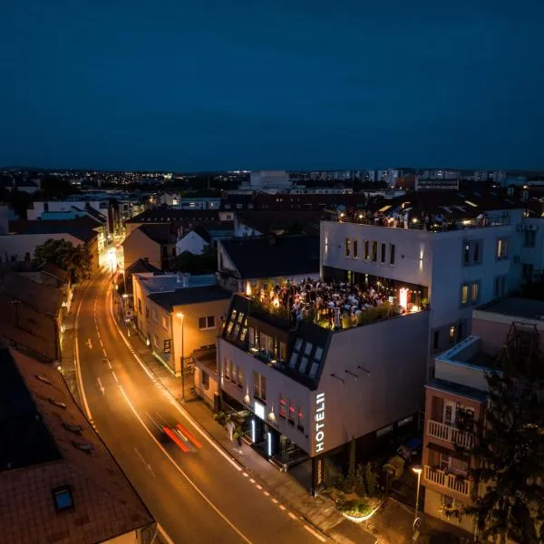 BOUTIQUE HOTEL11 with rooftop SPA, hotel v destinaci Nitra