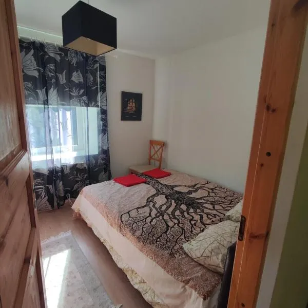Vormsi ohvitseride maja korter nr 7, hotell Hullos