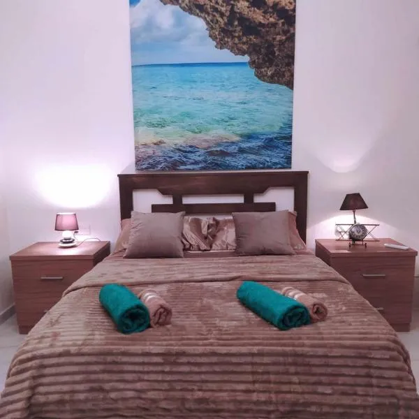 Gozo Traveller Rooms, hotel in Nadur