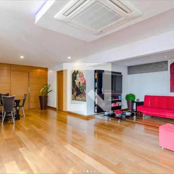 Penthouse apartment 100 meters from Av Paulista