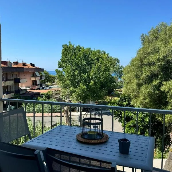 Mare Apartment 4, hotel v destinácii Scalea