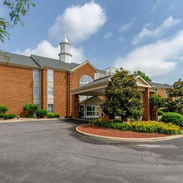 Best Western Plus Inn at Hunt Ridge, hotel v mestu Lexington