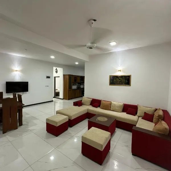 Fedro Apartments, hotel v Negombu