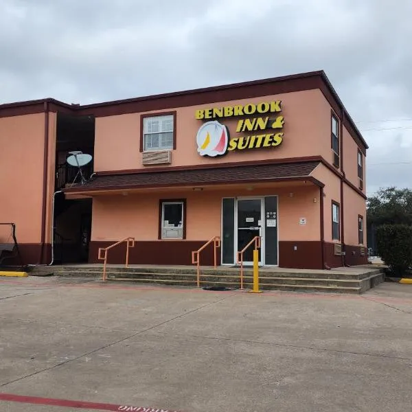 Benbrook Inn & Suites, hotel in Benbrook