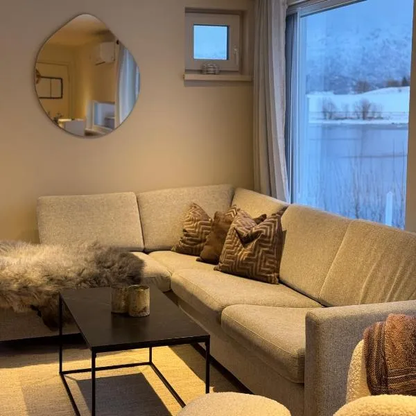 Moderne Leilighet i Lofoten, hotel in Leknes