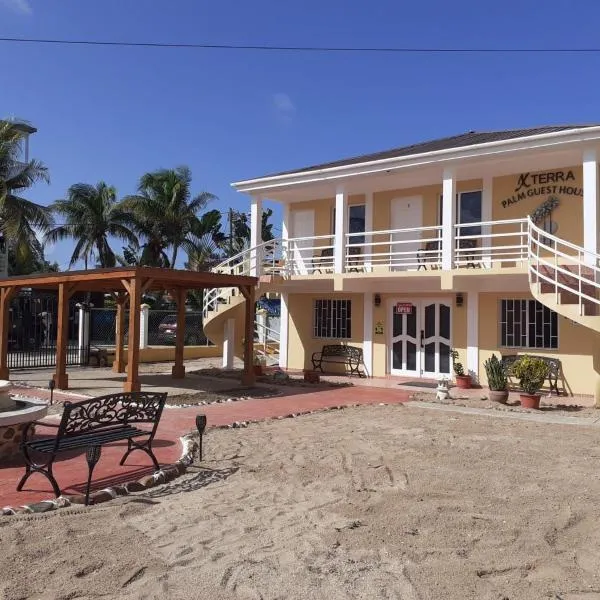 Xterra Palm Guest House, hotel in Hopkins