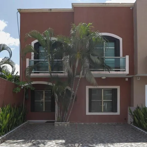 Downtown Villa for 7 guests, access to pool!, hotel em Cancún