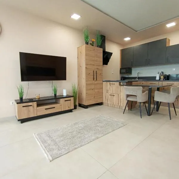 Kisterasz Apartman, hotel v destinaci Balatonalmádi