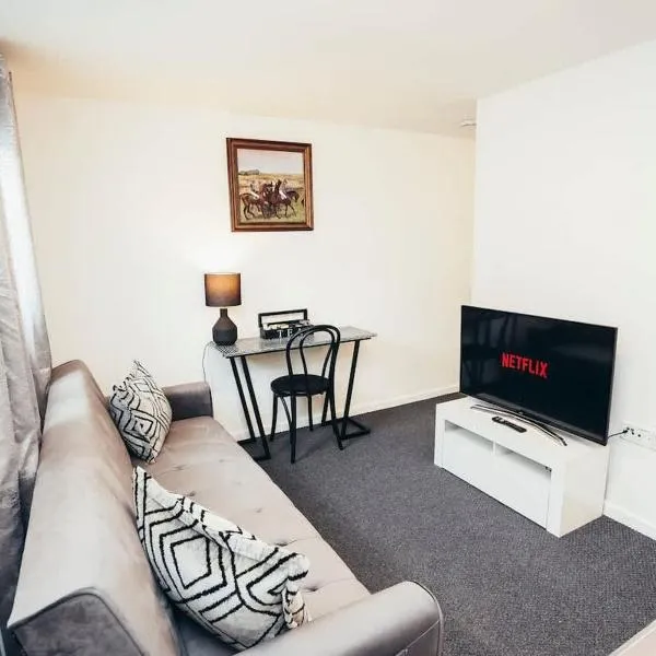 Suburban Retreat - 1 Bed in Hilton with Parking, hotel in Hilton