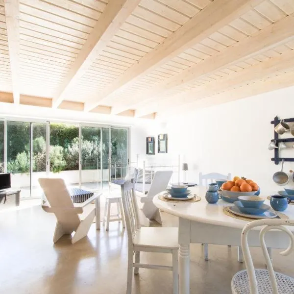 AMAZIGH VILLAS - 3 bedrooms, 2 bathrooms and Condo Pool, hotel i Aljezur