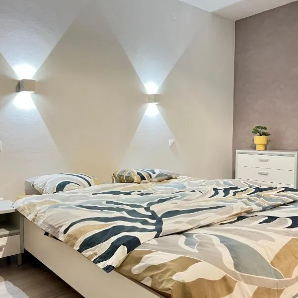 Cozy nest in the center near SPA with parking, hotel v Piešťanech