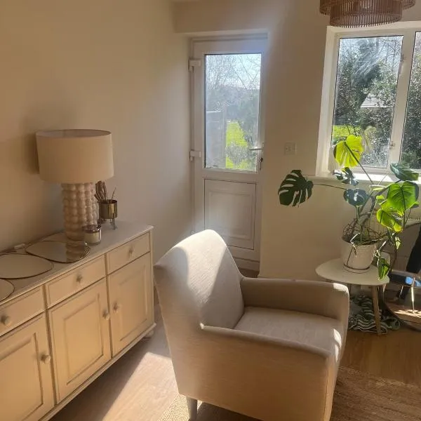 Stonefield Cottage - Modern cottage entire home in Cotswolds village, hotell sihtkohas Deddington