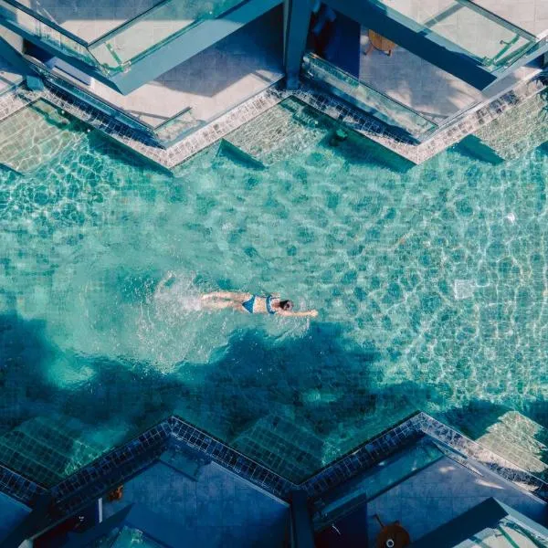 Hotel Tide Phuket Beachfront、プーケットタウンのホテル