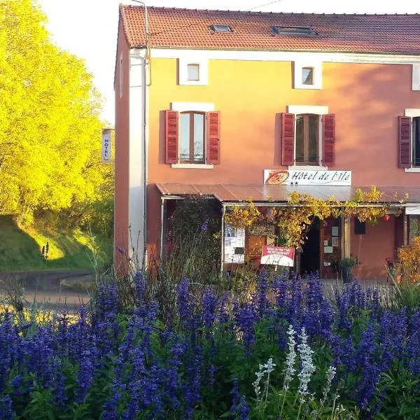 Hôtel restaurant de l'Île, hotel v destinácii Jumeaux