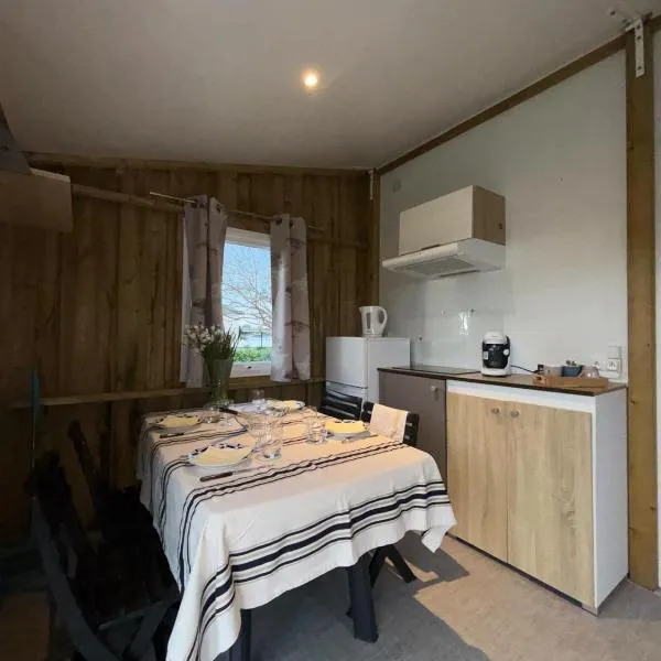 Chalet en bois, hotel v destinaci Labatut