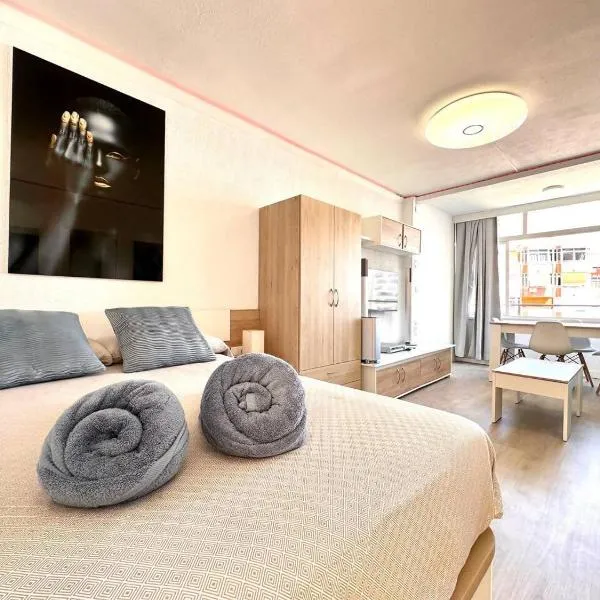 Encantador Estudio con Piscina - Torremolinos、トレモリノスのホテル