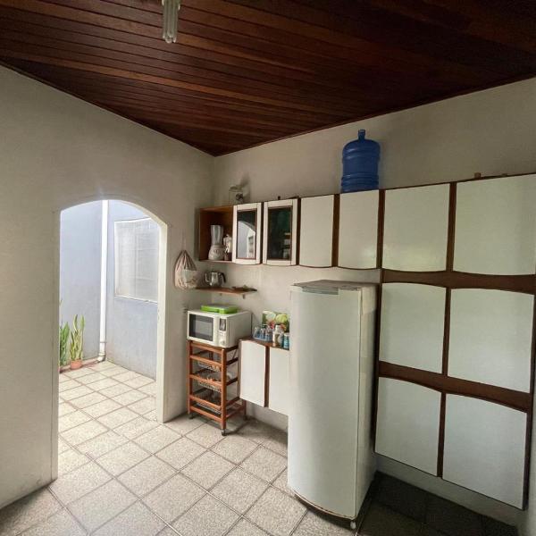 Casa espaçosa e conectada com a natureza - Foto 2
