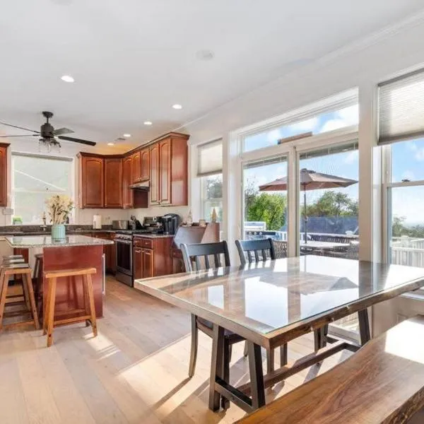 Foxfire - Secluded Zen Retreat with Spa & Views, hotel u gradu Hagerstaun