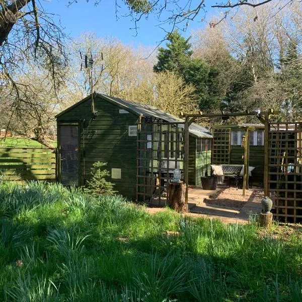 Hedgehog Lodge, хотел в Colwall