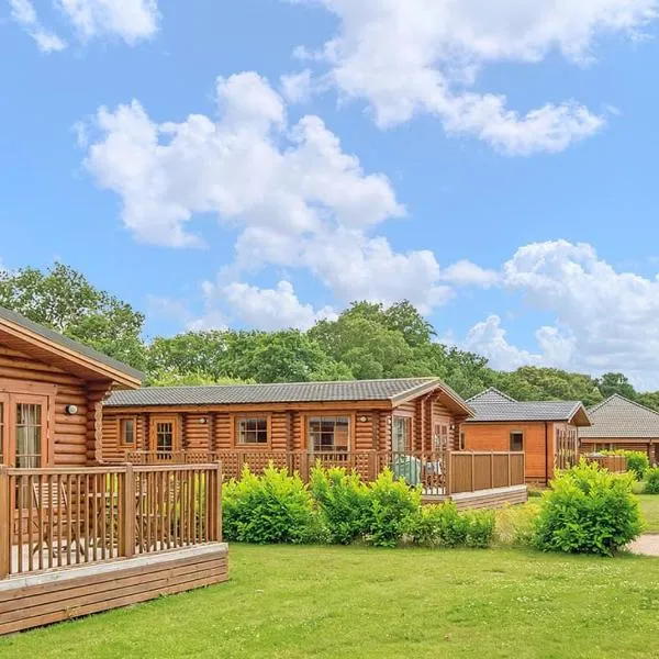 Langmere Lakes Lodges, hotel en Hainford