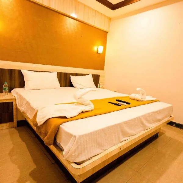 Hotel DRG Classic, hótel í Tiruppūr