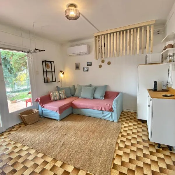 Bánhiday M4 Weekendhouse – hotel w mieście Balatonakarattya