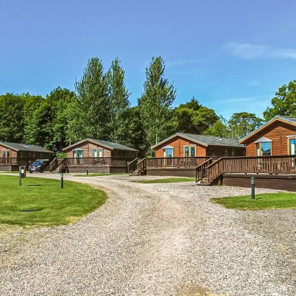 Nethercraig Holiday Park، فندق في آليث