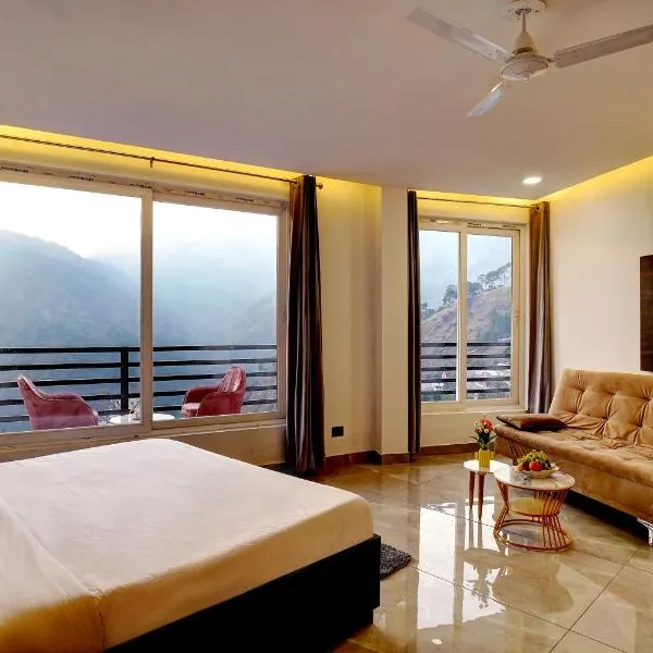 Hilltop Valley View 4 BHK Villa Nainital near Kainchi Dham, hotel v destinaci Bhowāli