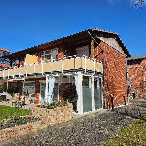 Haus Kim - Apartments, hotel in Waren