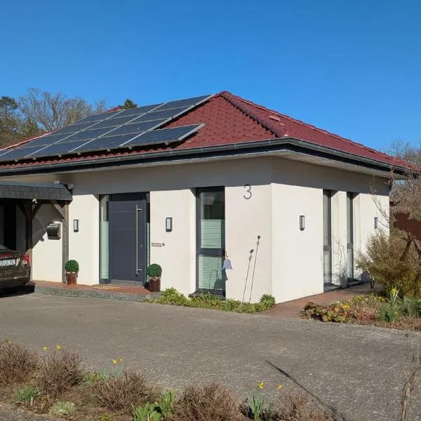 Schönes Appartement am Weser-Radweg, hotel v destinaci Minden