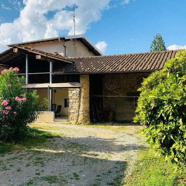 Duplex in casa rurale con cortile privato, hotel v destinaci Lugano