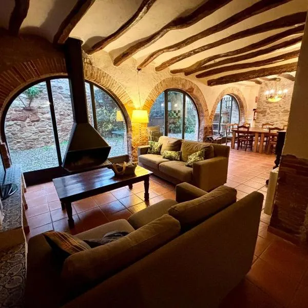 Cal Capdevila, hotel in Pira