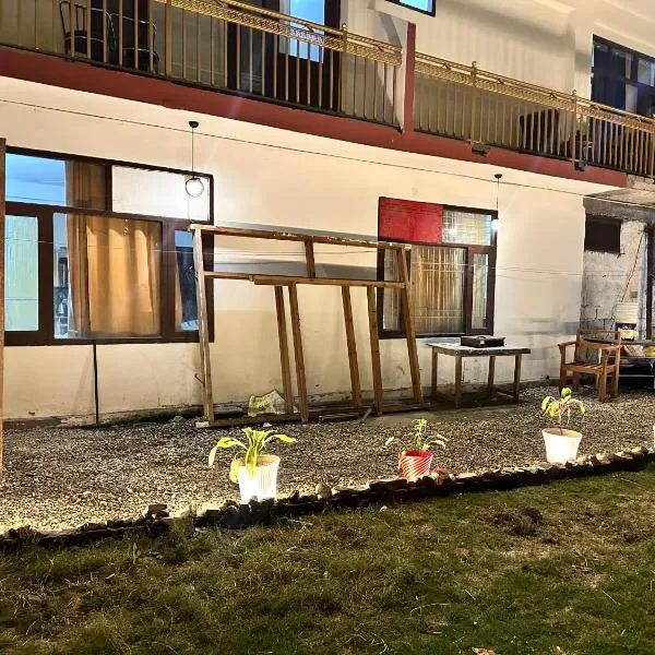 Hotel Bansh riverview, hotel v destinaci Kasol