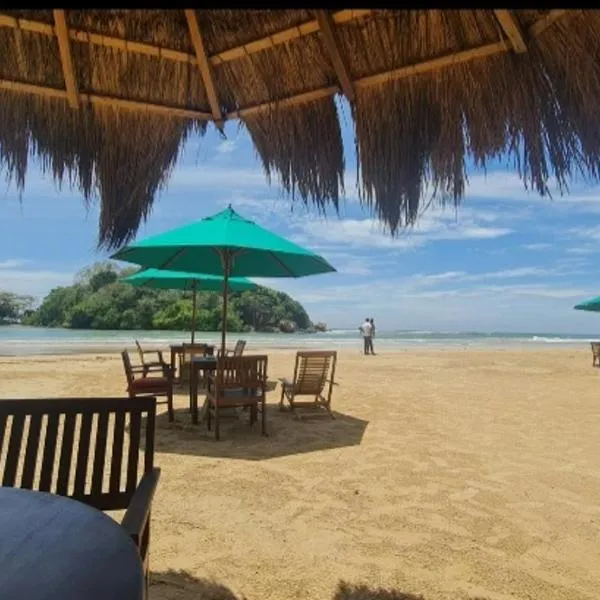 Lucky Prince Villa, hotel in Aluthgama