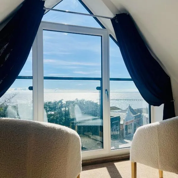Unique Apartment with Stunning Views 2B, hotel in Felixstowe