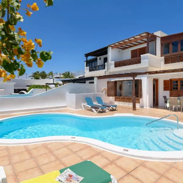 VILLA ERIC with a private stunning heated pool, хотел в Пуерто дел Кармен