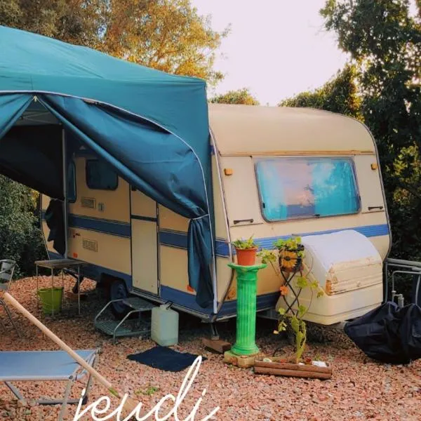 Camping individuel dans la maquis Corse – hotel w mieście Pianottoli-Caldarello
