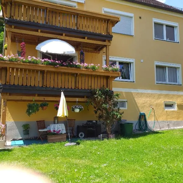 Sylvias Burgblick, hotel en Trausnitz