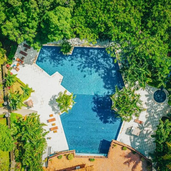Papagayo Golden Palms Beachfront Hotel, hotel v destinaci Culebra