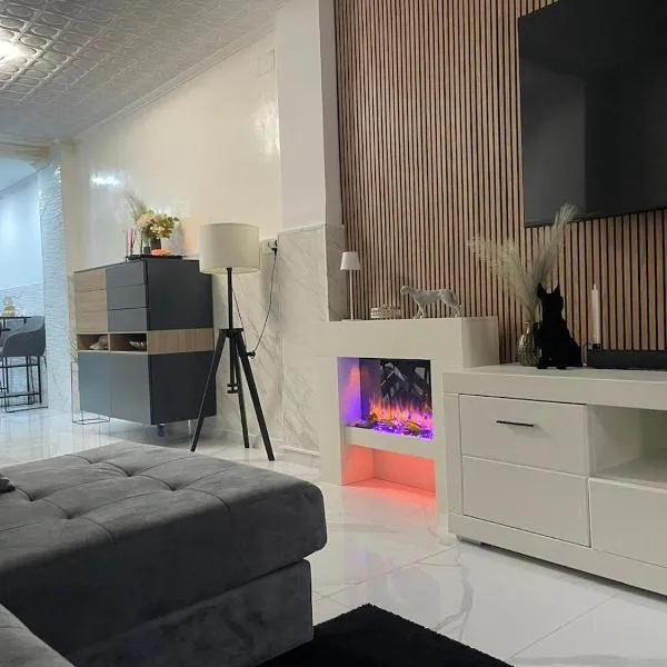 Stylish and renovated house, hotel v destinaci Cullera