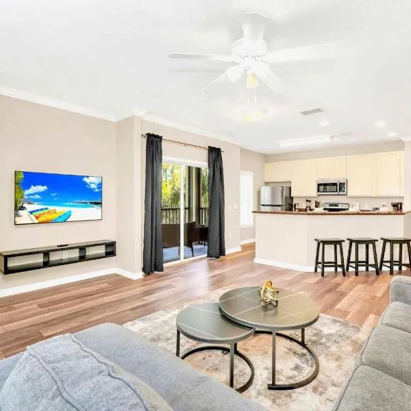 Near Disney - 3BR Condo - Pool and Games, hotel di Orlando