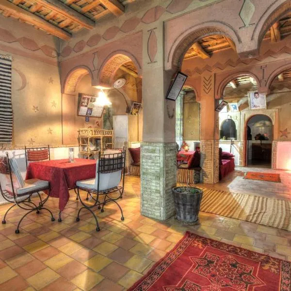 Auberge La Fibule Du Dades, hotel v destinaci Aït Idaïr