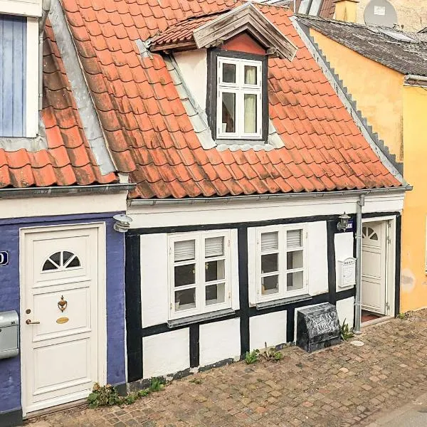4 star holiday home in Aalborg, hotel v destinácii Aalborg