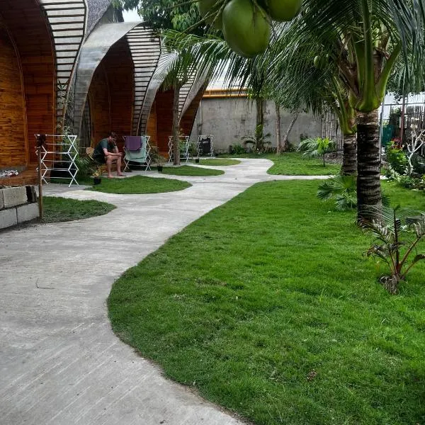 The Backyard Inn, hotel di Moalboal
